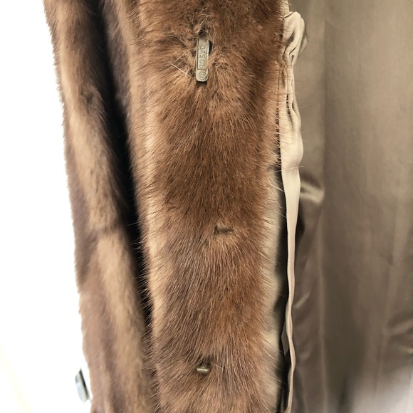 Mink Coat - Picture 10 of 16